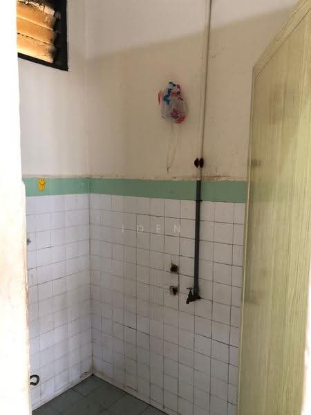Rumah Teres 1-Tingkat untuk Dijual di Taman Ungku Tun Aminah (Skudai) - Iden Tan - Bathroom - PropertyGuru.com.my