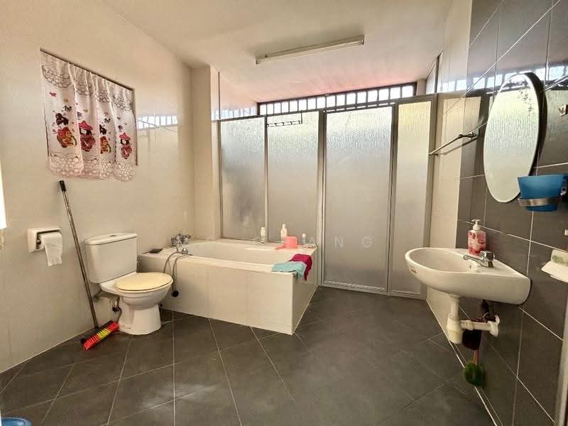 Rumah Teres 2.5-Tingkat untuk Dijual di Setia Pearl Island (Bayan Lepas) - Ms Chang - Bathroom - PropertyGuru.com.my