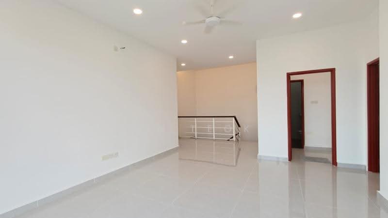 Rumah Berkembar untuk Dijual di Taman Mount Austin (Tebrau) - Jin Teok - Interior - PropertyGuru.com.my