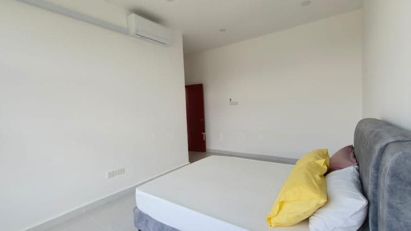 Rumah Berkembar untuk Dijual di Taman Mount Austin (Tebrau) - Jin Teok - Bedroom - PropertyGuru.com.my