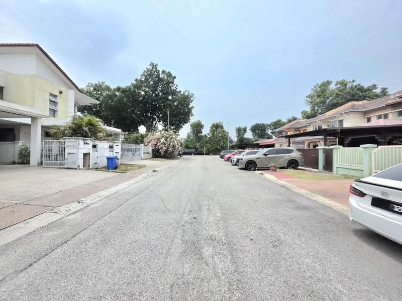 Rumah Teres 2-Tingkat untuk Dijual di Taman Cahaya Alam (Shah Alam) - Salawati Busro - Exterior - PropertyGuru.com.my