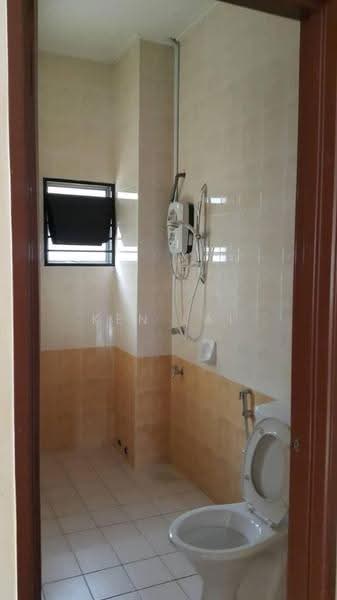 Rumah Teres 2-Tingkat untuk Dijual di Denai Alam (Shah Alam) - Ken Lai - Bathroom - PropertyGuru.com.my