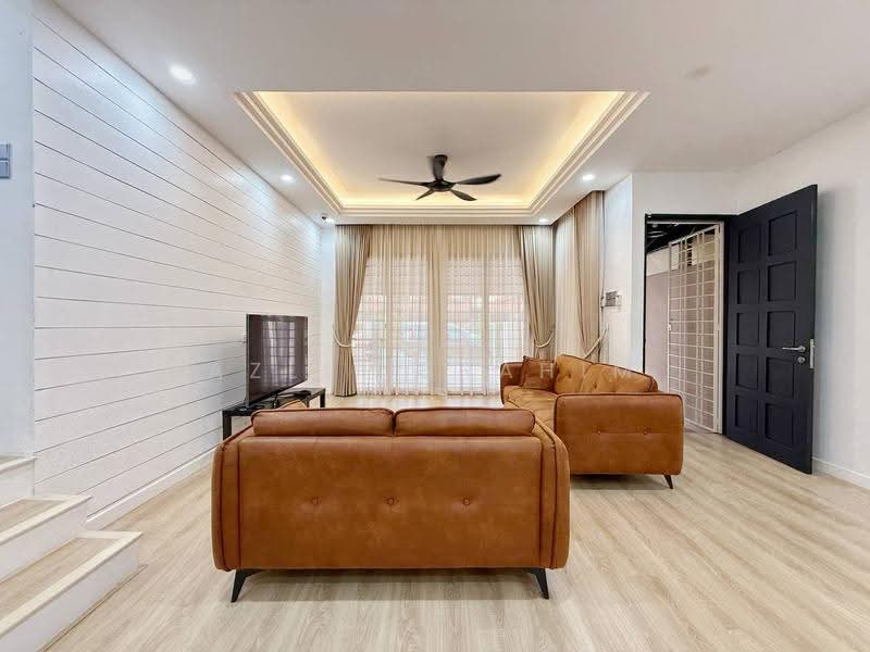 2-storey Terraced House for Sale in Alam Damai (Cheras) - Azli Ibrahim - Living Room - PropertyGuru.com.my