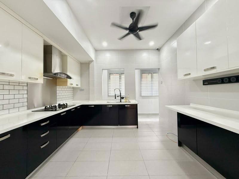 2-storey Terraced House for Sale in Alam Damai (Cheras) - Azli Ibrahim - Kitchen - PropertyGuru.com.my