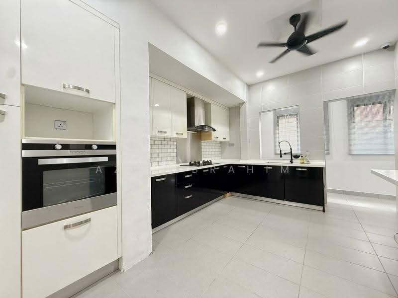 2-storey Terraced House for Sale in Alam Damai (Cheras) - Azli Ibrahim - Kitchen - PropertyGuru.com.my