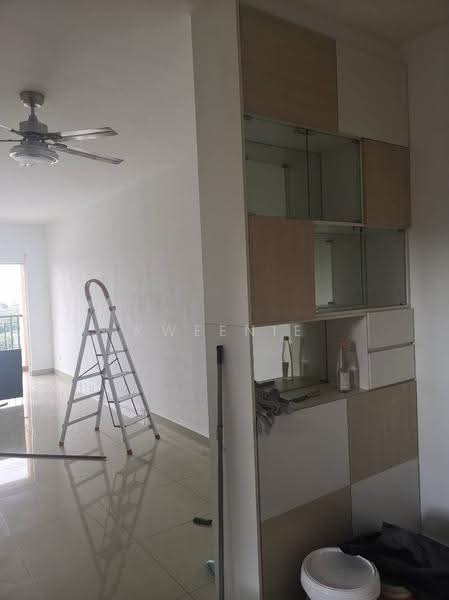Kediaman Servis untuk Dijual di Connaught Avenue - Kweenie Chong - Living Room - PropertyGuru.com.my