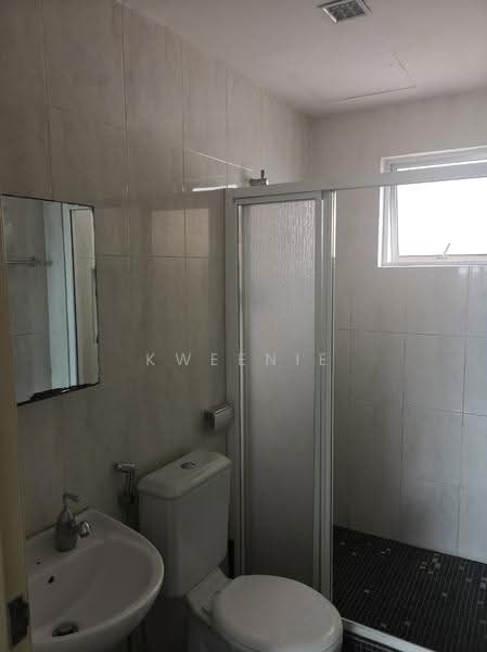 Kediaman Servis untuk Dijual di Connaught Avenue - Kweenie Chong - Bathroom - PropertyGuru.com.my