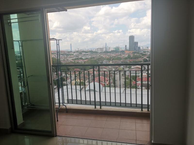 Kediaman Servis untuk Dijual di Connaught Avenue - Kweenie Chong - Balcony - PropertyGuru.com.my