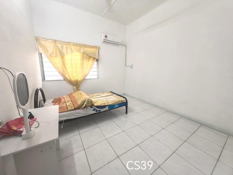Rumah Teres 1-Tingkat untuk Dijual di Taman Sri Andalas (Klang) - Daniel Kok - Bedroom - PropertyGuru.com.my