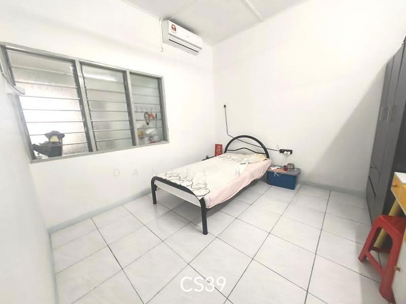 Rumah Teres 1-Tingkat untuk Dijual di Taman Sri Andalas (Klang) - Daniel Kok - Bedroom - PropertyGuru.com.my