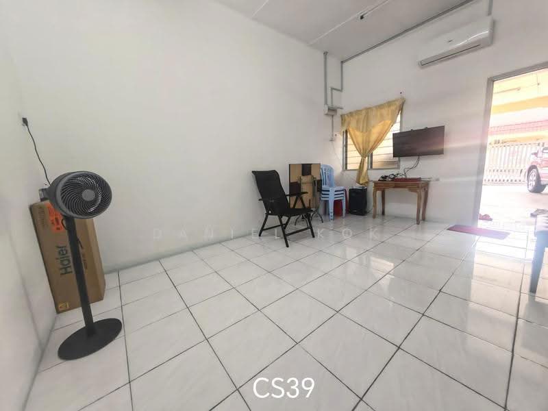 Rumah Teres 1-Tingkat untuk Dijual di Taman Sri Andalas (Klang) - Daniel Kok - Living Room - PropertyGuru.com.my