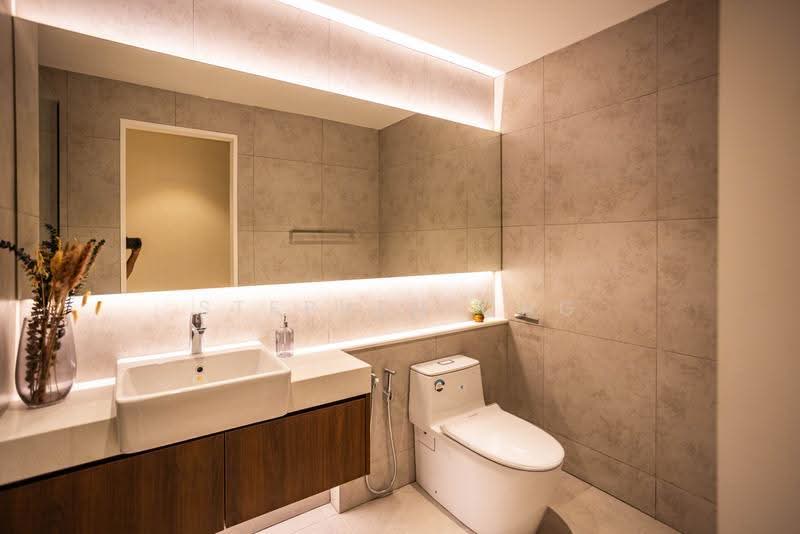 Kediaman Servis untuk Dijual di Golden Crown Residence - Stephen Ong - Bathroom - PropertyGuru.com.my