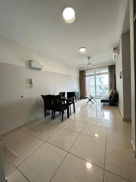 Kediaman Servis untuk Dijual di Pangsapuri Tanah Emas (Golden Sands) - Lim Tze Jie - Living Room - PropertyGuru.com.my