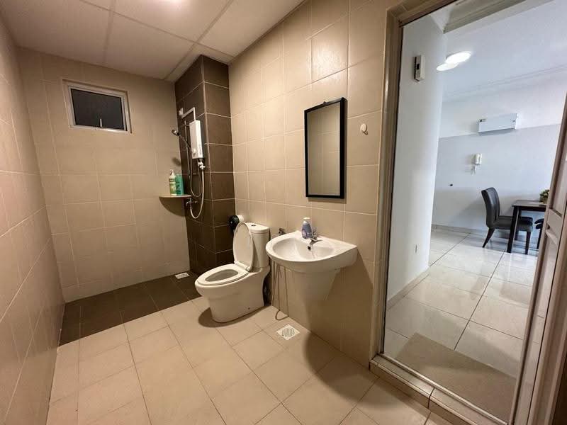 Kediaman Servis untuk Dijual di Pangsapuri Tanah Emas (Golden Sands) - Lim Tze Jie - Bathroom - PropertyGuru.com.my