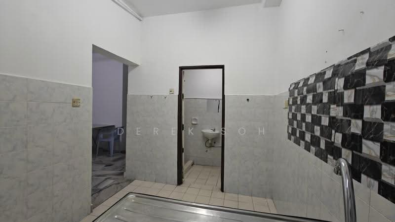 Apartment for Rent at Pangsapuri Lagoon Perdana - Derek Soh - Bathroom - PropertyGuru.com.my