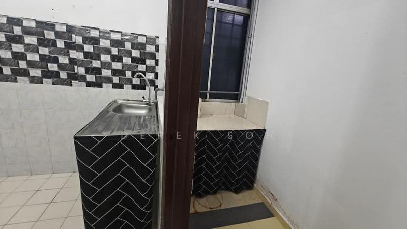 Apartment for Rent at Pangsapuri Lagoon Perdana - Derek Soh - Kitchen - PropertyGuru.com.my