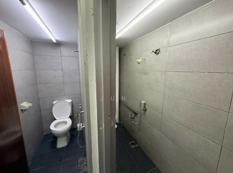Shop for Rent in Taman Bukit Maluri (Kepong) - Jun How - Bathroom - PropertyGuru.com.my