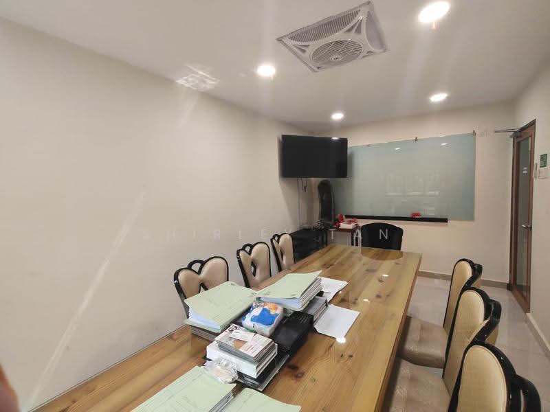 Shop / Office untuk Disewa di Taman Bukit Kuchai (Bandar Kinrara) - Shirley Tan - Meeting room - PropertyGuru.com.my