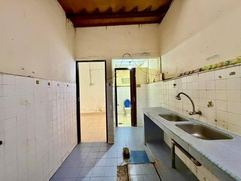 1-storey Terraced House for Sale in Bandar Tun Razak (Cheras) - Mohd Aizat Saiful Bahri - Kitchen - PropertyGuru.com.my