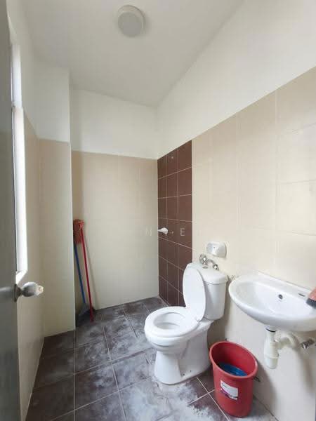 Rumah Kluster untuk Dijual di Taman Scientex Kulai (Sedenak) - Daniel Yong - Bathroom - PropertyGuru.com.my