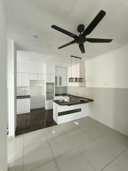 Rumah Kluster untuk Dijual di Taman Scientex Kulai (Sedenak) - Daniel Yong - Kitchen - PropertyGuru.com.my