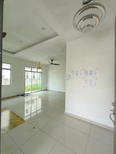 Rumah Kluster untuk Dijual di Taman Scientex Kulai (Sedenak) - Daniel Yong - Living Room - PropertyGuru.com.my