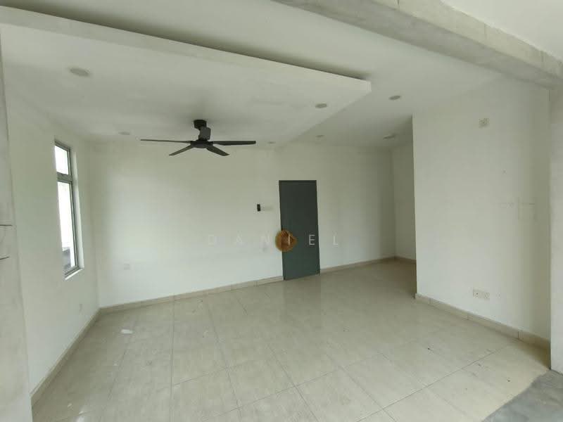 Rumah Kluster untuk Dijual di Taman Scientex Kulai (Sedenak) - Daniel Yong - Living Room - PropertyGuru.com.my