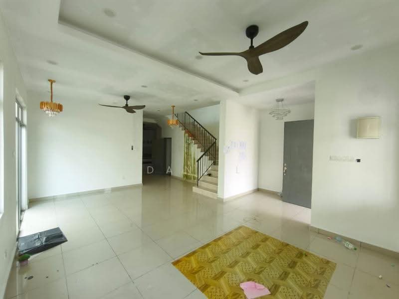 Rumah Kluster untuk Dijual di Taman Scientex Kulai (Sedenak) - Daniel Yong - Living Room - PropertyGuru.com.my