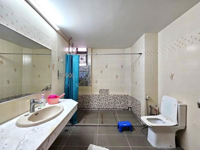 Rumah Berkembar untuk Dijual di George Town (Penang) - Jin Chuah - Bathroom - PropertyGuru.com.my