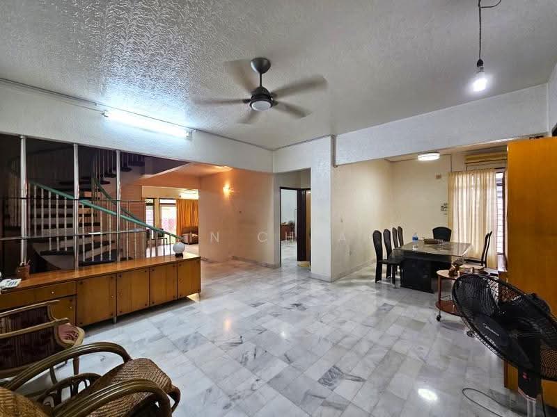 Rumah Berkembar untuk Dijual di George Town (Penang) - Jin Chuah - Living Room - PropertyGuru.com.my