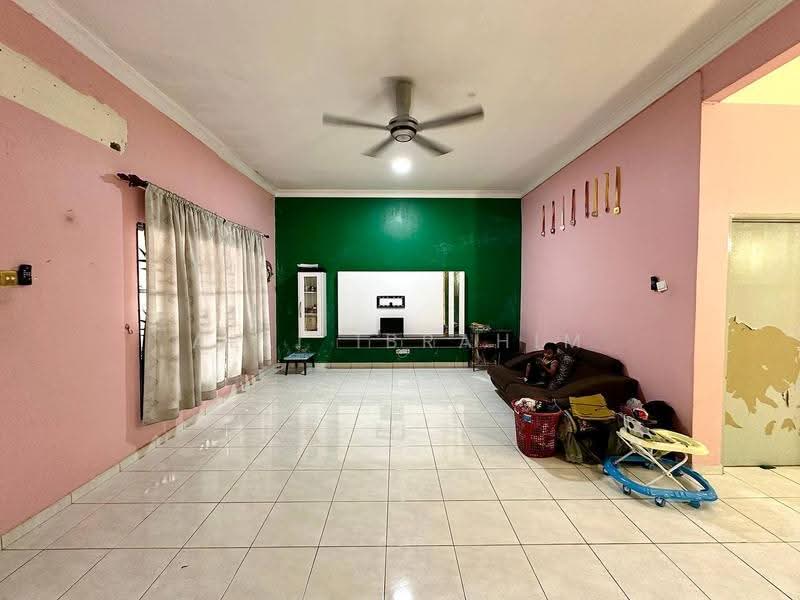Rumah Teres 1-Tingkat untuk Dijual di Taman Raja Tun Uda (Semenyih) - Azli Ibrahim - Living Room - PropertyGuru.com.my