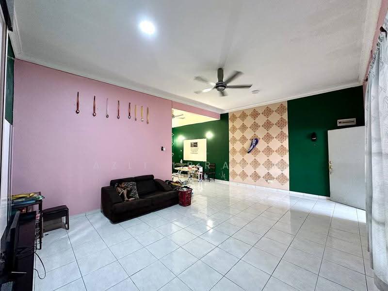 Rumah Teres 1-Tingkat untuk Dijual di Taman Raja Tun Uda (Semenyih) - Azli Ibrahim - Living Room - PropertyGuru.com.my