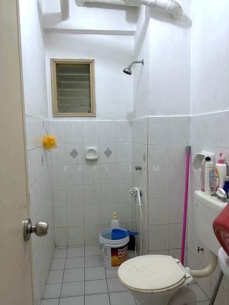 Pangsapuri untuk Dijual di Vista Seri Alam - Karl Lim - Bathroom - PropertyGuru.com.my