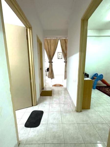 Pangsapuri untuk Dijual di Vista Seri Alam - Karl Lim - Corridor - PropertyGuru.com.my