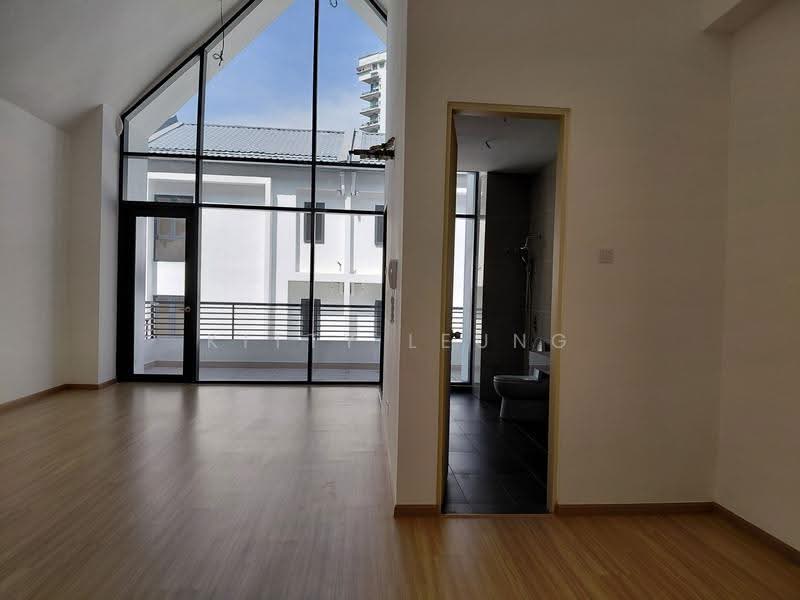 Rumah Teres 3-Tingkat untuk Dijual di Damansara Perdana (Selangor) - Kitty Leung - Living Room - PropertyGuru.com.my