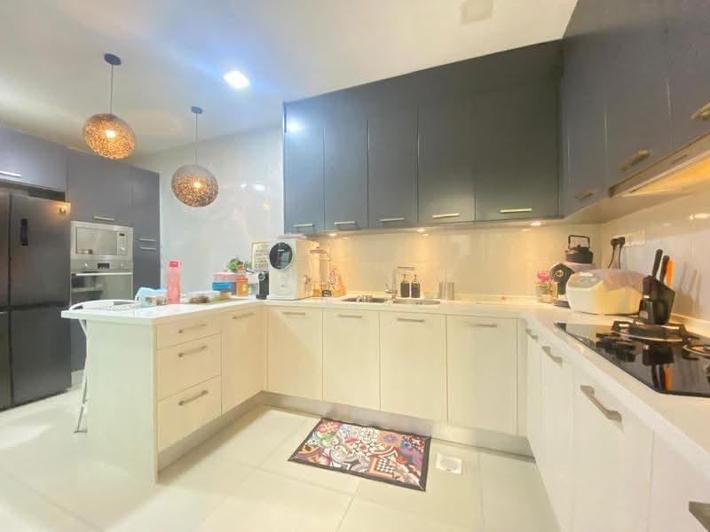 Semi-Detached House for Sale in Bandar Saujana Putra (Tanjong Duabelas) - Leia Lian - Kitchen - PropertyGuru.com.my