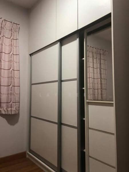 Kediaman Servis untuk Dijual di One South - Lay Bee - Bedroom - PropertyGuru.com.my