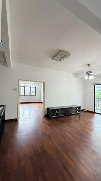 Rumah Berkembar untuk Disewa di Kota Damansara (Selangor) - Sim Pei Kuan - Living Room - PropertyGuru.com.my