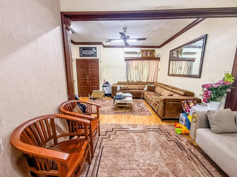 Rumah Teres 2-Tingkat untuk Dijual di Seksyen 7 (Shah Alam) - Mohd Aizat Saiful Bahri - Living Room - PropertyGuru.com.my