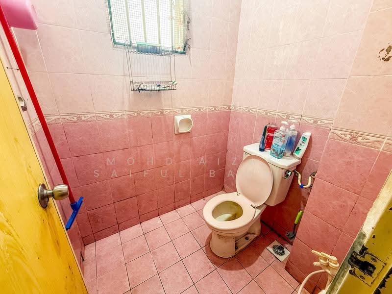 Rumah Teres 2-Tingkat untuk Dijual di Seksyen 7 (Shah Alam) - Mohd Aizat Saiful Bahri - Bathroom - PropertyGuru.com.my