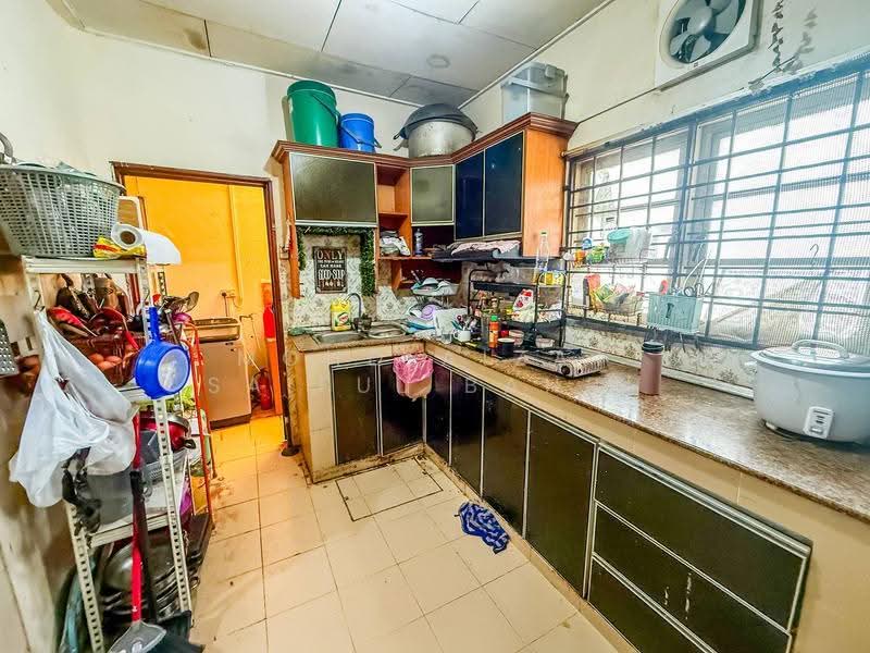 Rumah Teres 2-Tingkat untuk Dijual di Seksyen 7 (Shah Alam) - Mohd Aizat Saiful Bahri - Kitchen - PropertyGuru.com.my