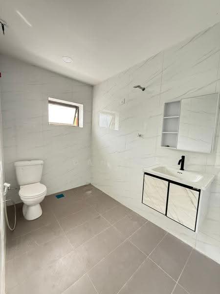 Rumah Berkembar untuk Dijual di Kampung Bahru (Johor Bahru) - Daniel Yong - Bathroom - PropertyGuru.com.my