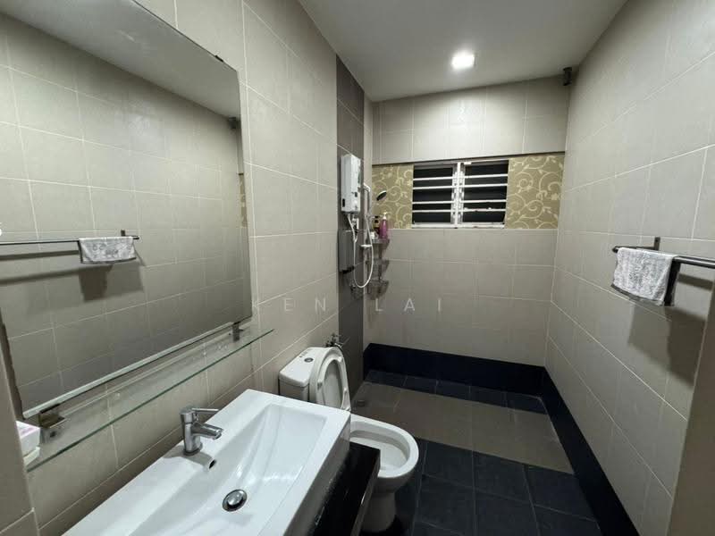 3-storey Terraced House for Sale in Taman Suria Jaya (Cheras) - Ken Lai - Bathroom - PropertyGuru.com.my