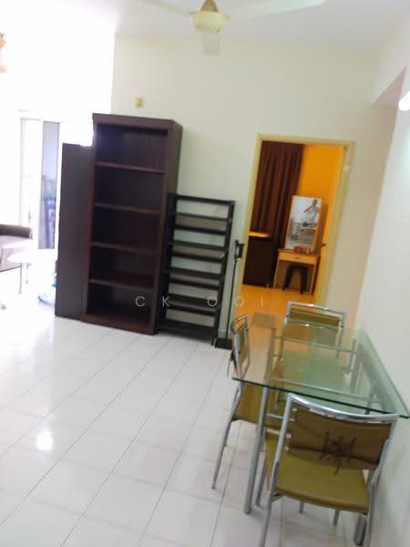 Kondominium untuk Disewa di Putra Place Condominium - CK Ooi - Living Room - PropertyGuru.com.my