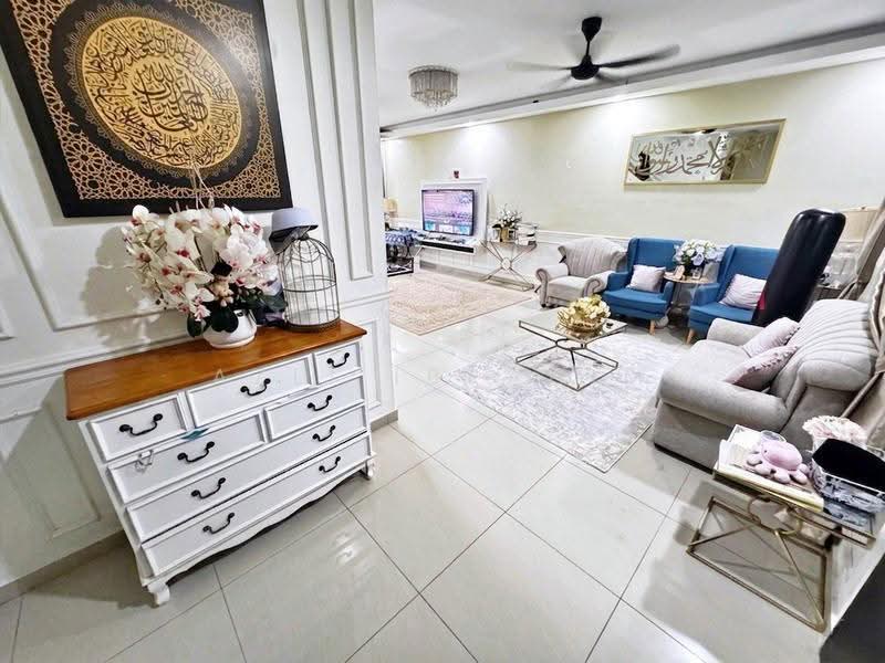 Rumah Teres 2-Tingkat untuk Dijual di Taman Bangi Avenue (Bangi) - Azli Ibrahim - Living Room - PropertyGuru.com.my