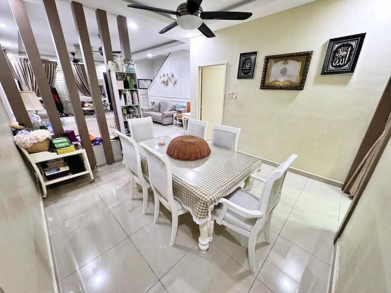 Rumah Teres 2-Tingkat untuk Dijual di Taman Bangi Avenue (Bangi) - Azli Ibrahim - Dining Room - PropertyGuru.com.my