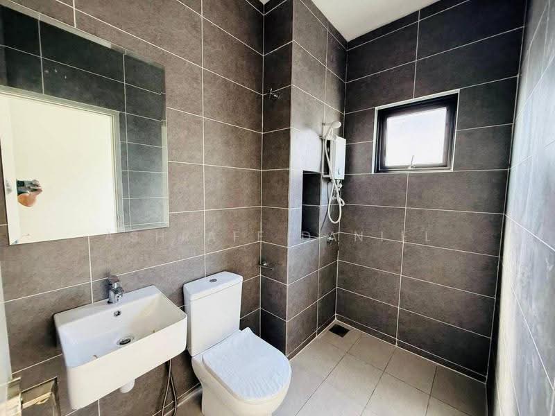 Semi-Detached House for Sale in Cyber 10 (Cyberjaya) - Ashraff Daniel - Bathroom - PropertyGuru.com.my