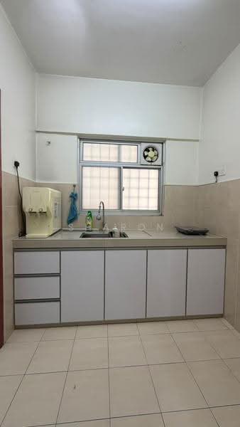 Kondominium untuk Disewa di Beverly 2 - Sharon Wong - Kitchen - PropertyGuru.com.my
