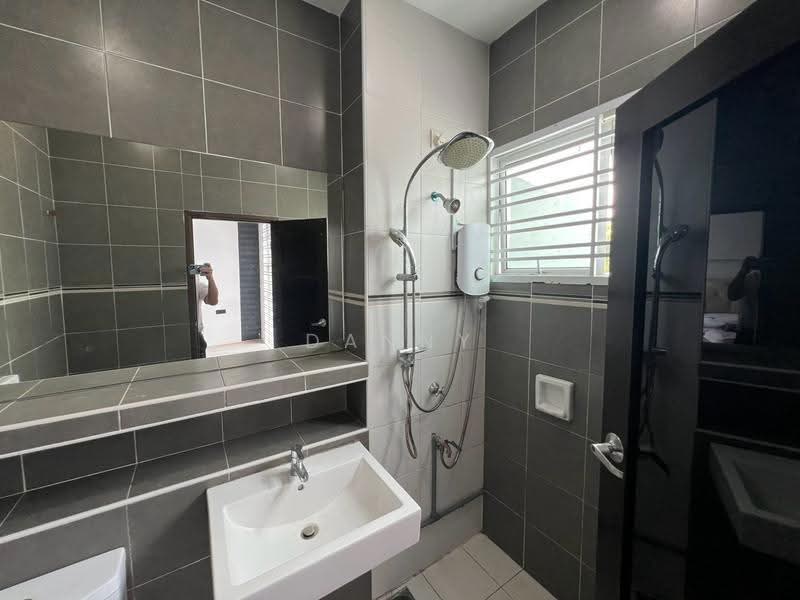 Rumah Teres 2-Tingkat untuk Dijual di Setia Eco Gardens (Gelang Patah) - Danny Yap - Bathroom - PropertyGuru.com.my
