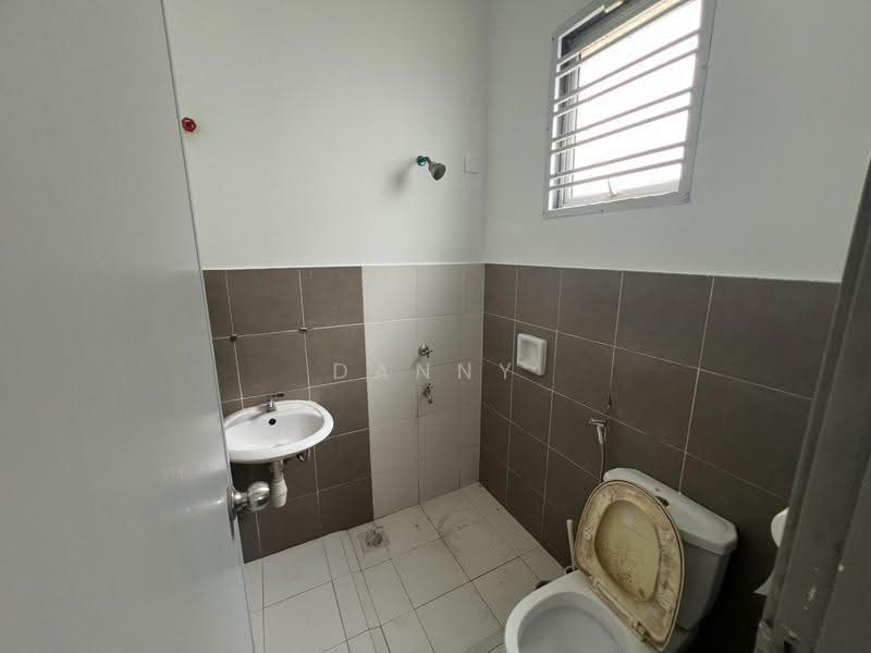 Rumah Teres 2-Tingkat untuk Dijual di Setia Eco Gardens (Gelang Patah) - Danny Yap - Bathroom - PropertyGuru.com.my